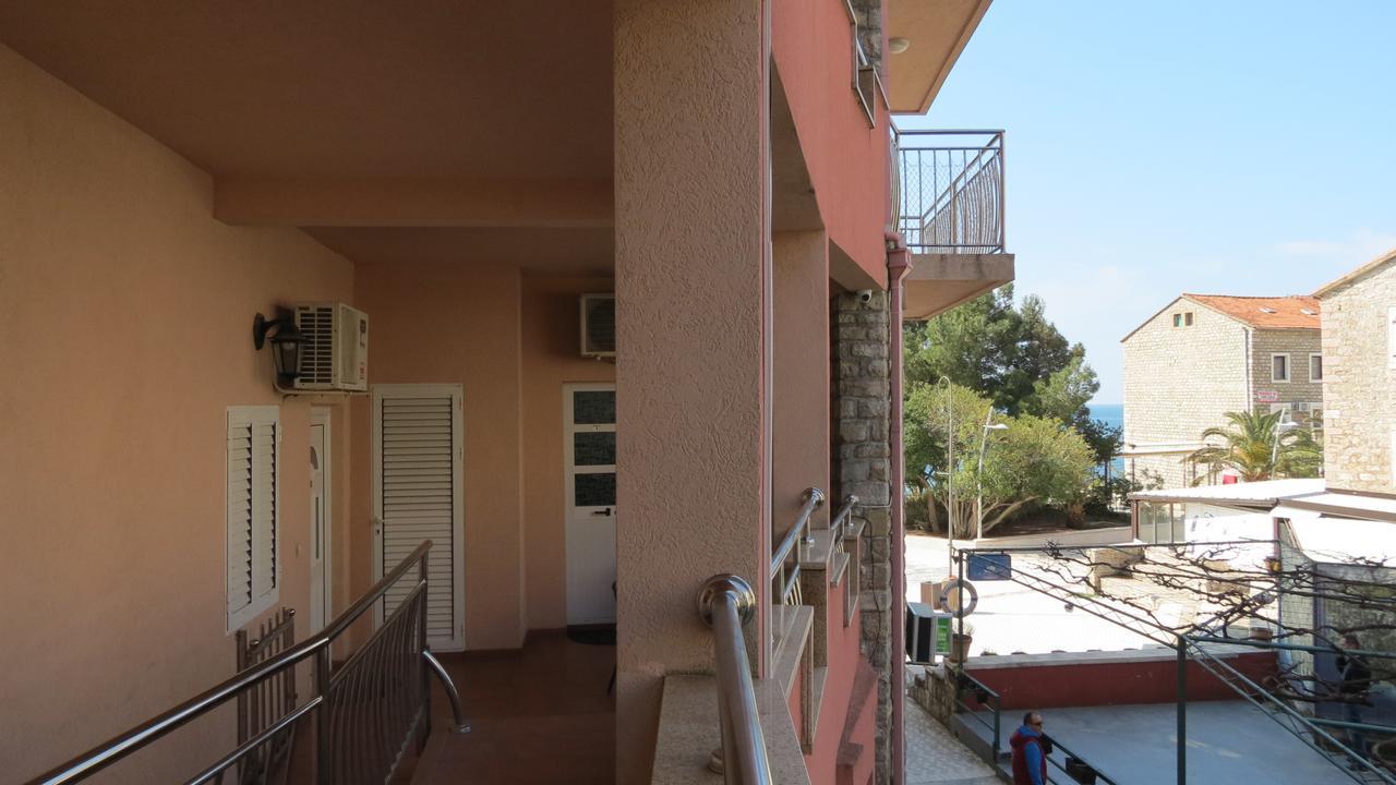 מלון Petrovac Oaza מראה חיצוני תמונה